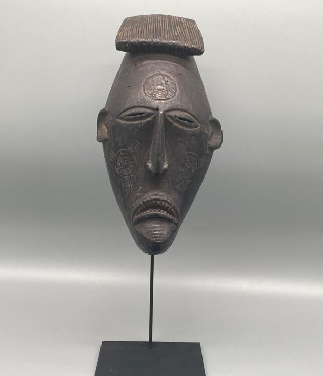 Masque MWANA PWO - CHOKWÉ / TSCHKWE d'art africain
